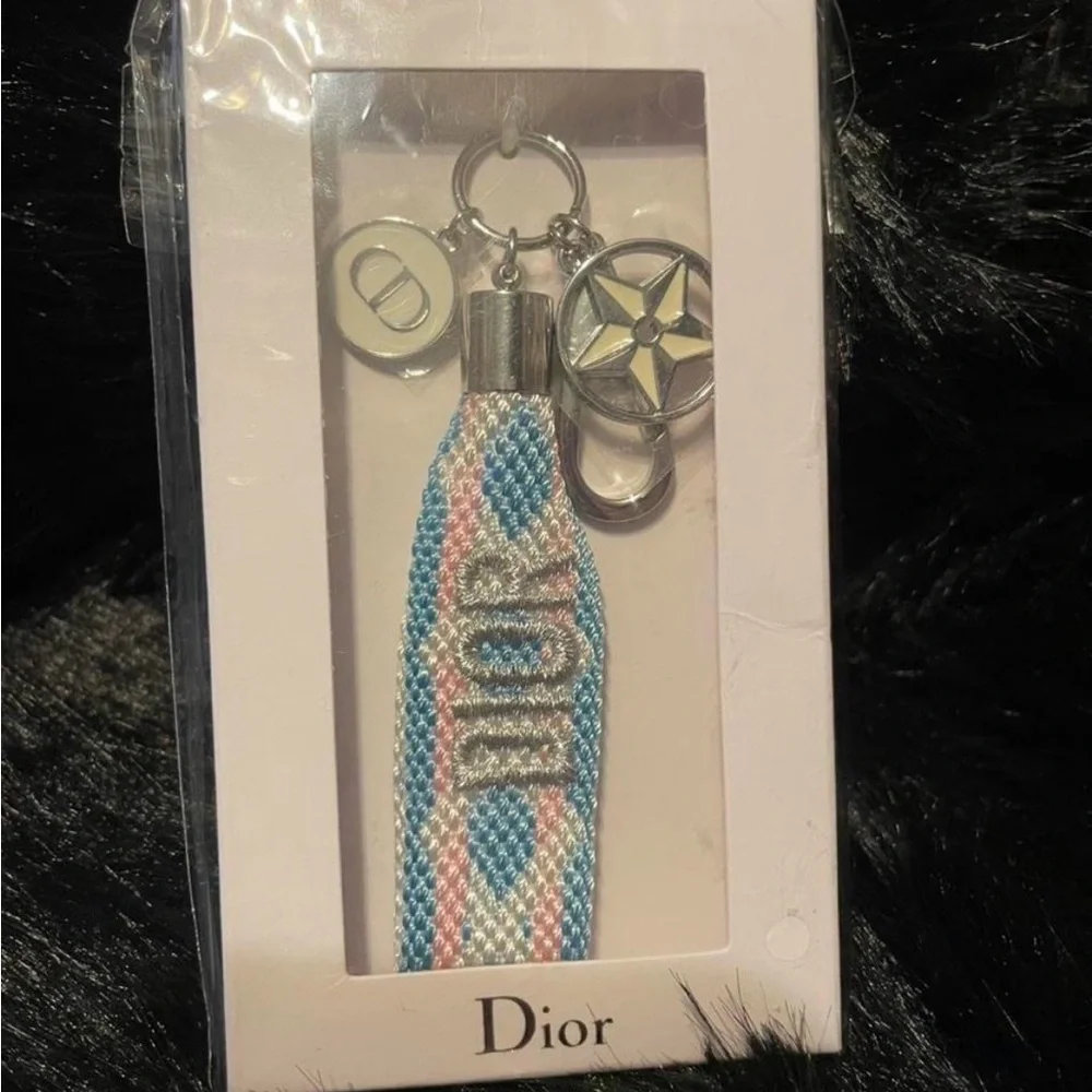 New Sealed Dior Blue and Pink Woven Keychain - Picture 1 of 6